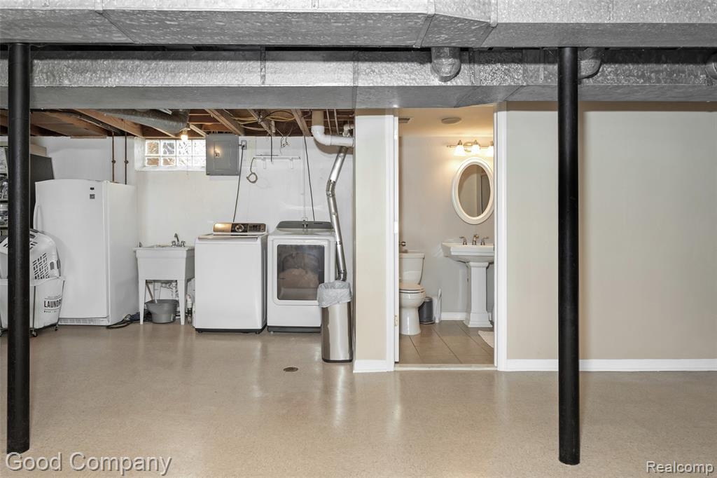 905 Parliament Avenue Property Photo 20