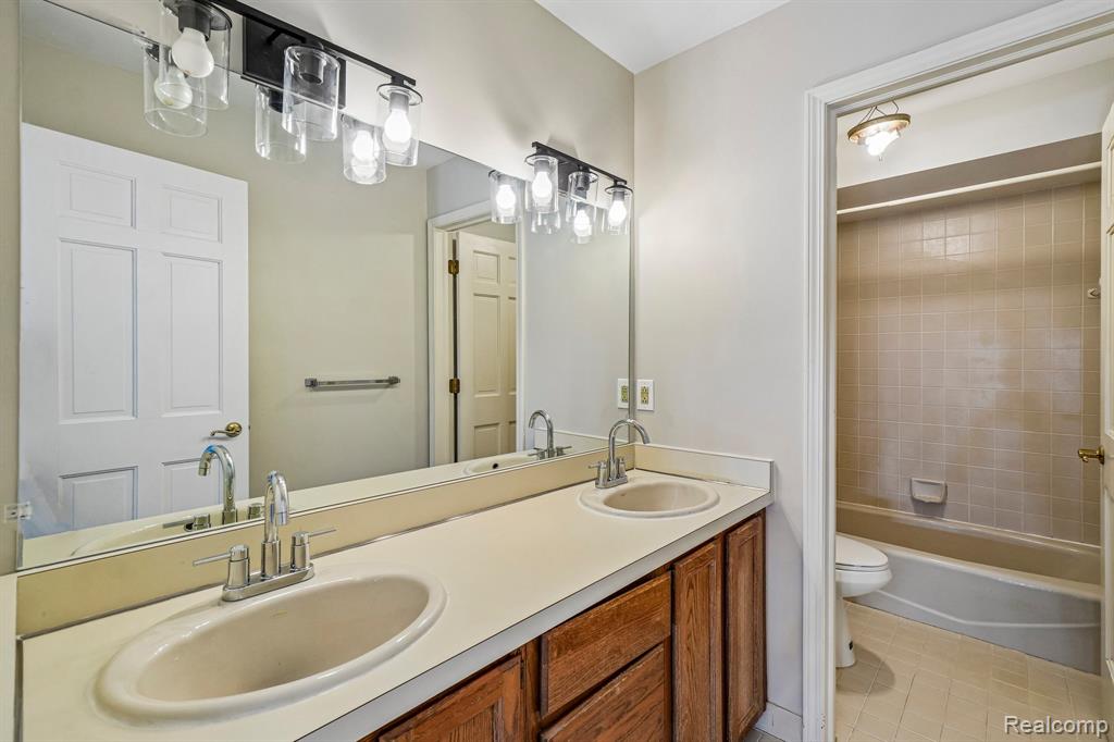 4523 Rivers Edge Drive Property Photo 38