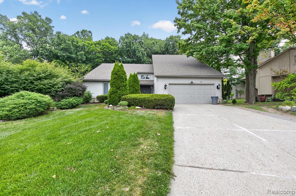 38808 Lancaster Drive Property Photo 1
