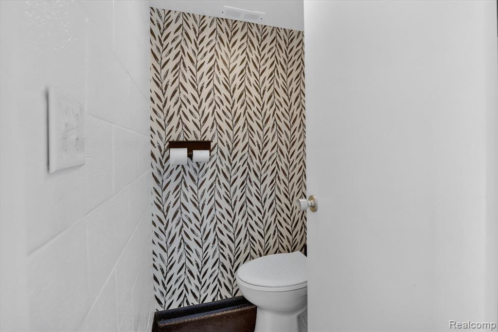 231 W Main Street Property Photo 42