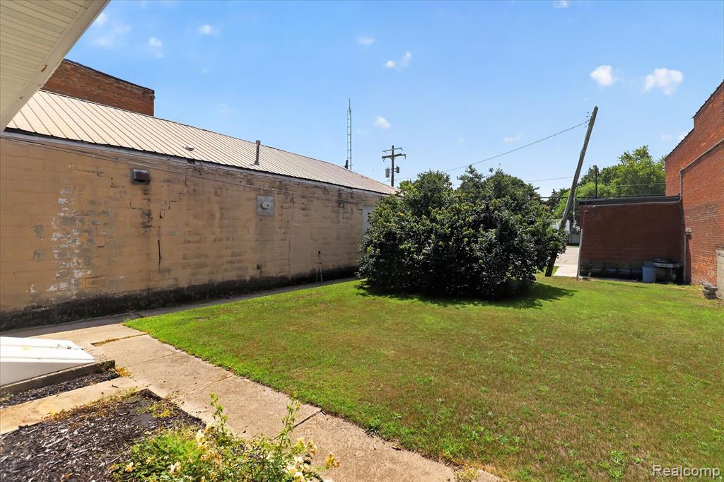 231 W Main Street Property Photo 46