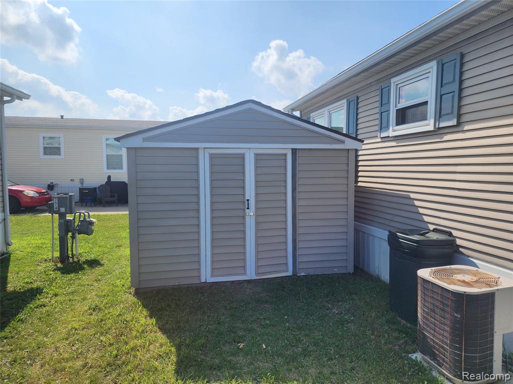 26740 Hudson Property Photo 3