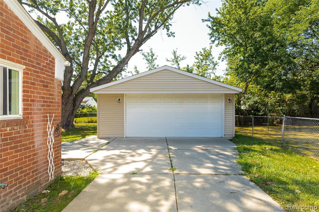 21763 Dexter Court Property Photo 14