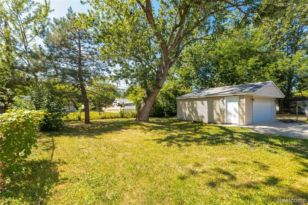 21763 Dexter Court Property Photo 15