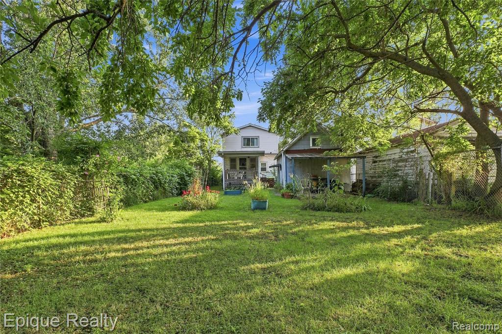 1243 E 1st Street Property Photo 8