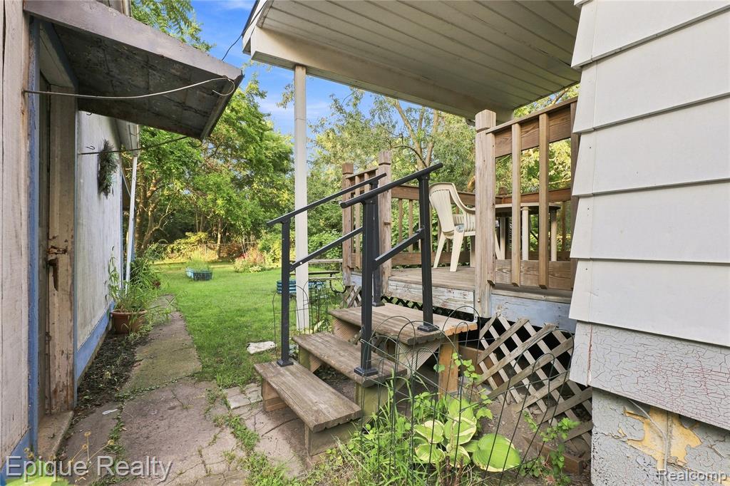 1243 E 1st Street Property Photo 10
