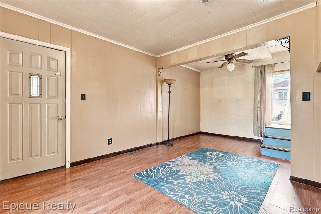 1243 E 1st Street Property Photo 12