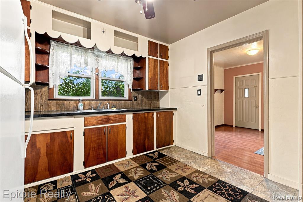 1243 E 1st Street Property Photo 14