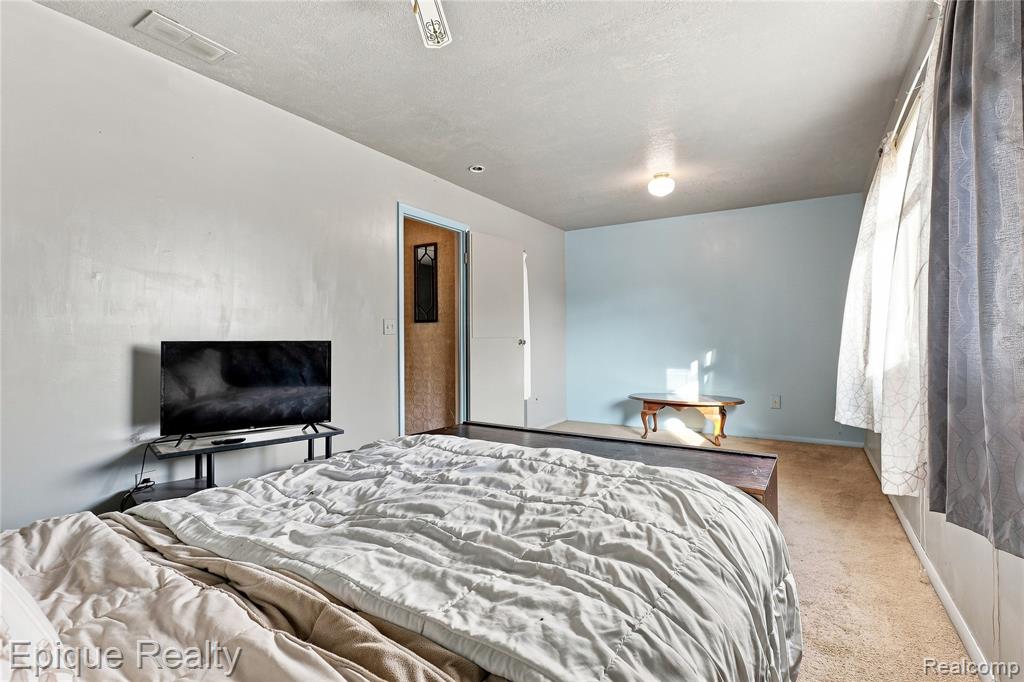 1243 E 1st Street Property Photo 17