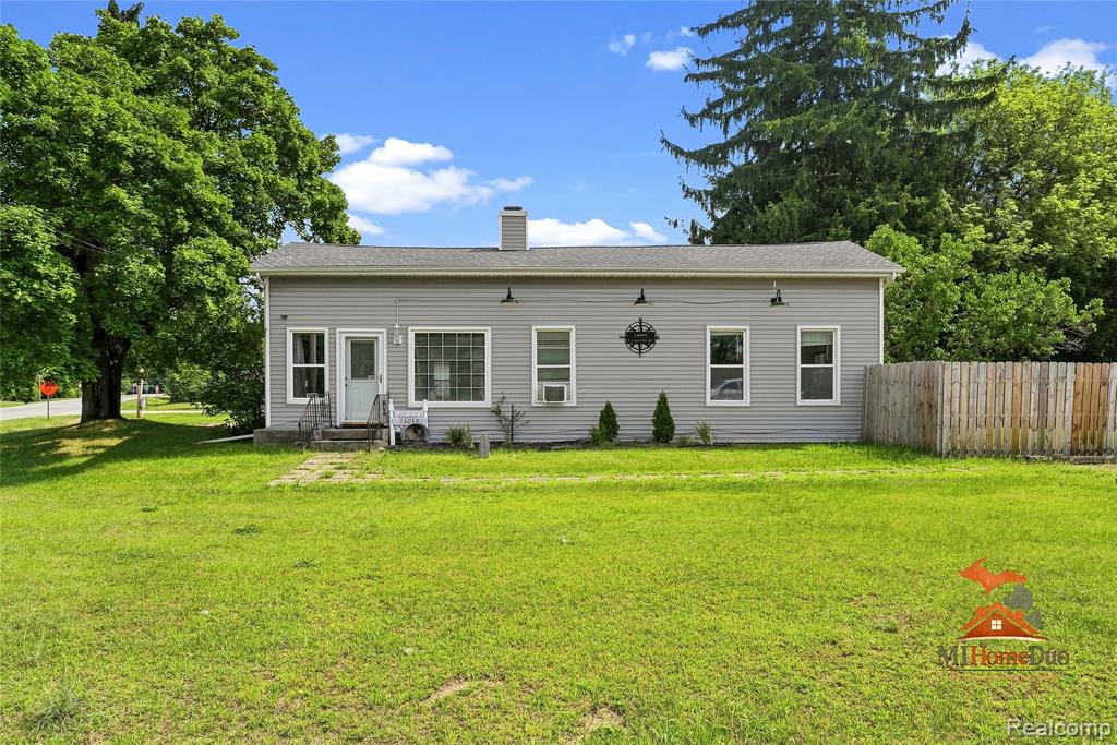 13080 N Saginaw Road Property Photo 1