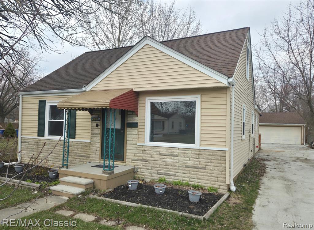 13849 Leonard Avenue Property Photo 2