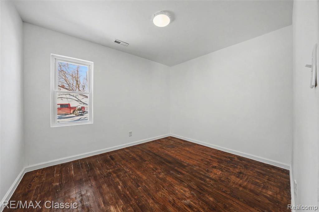 13849 Leonard Avenue Property Photo 15