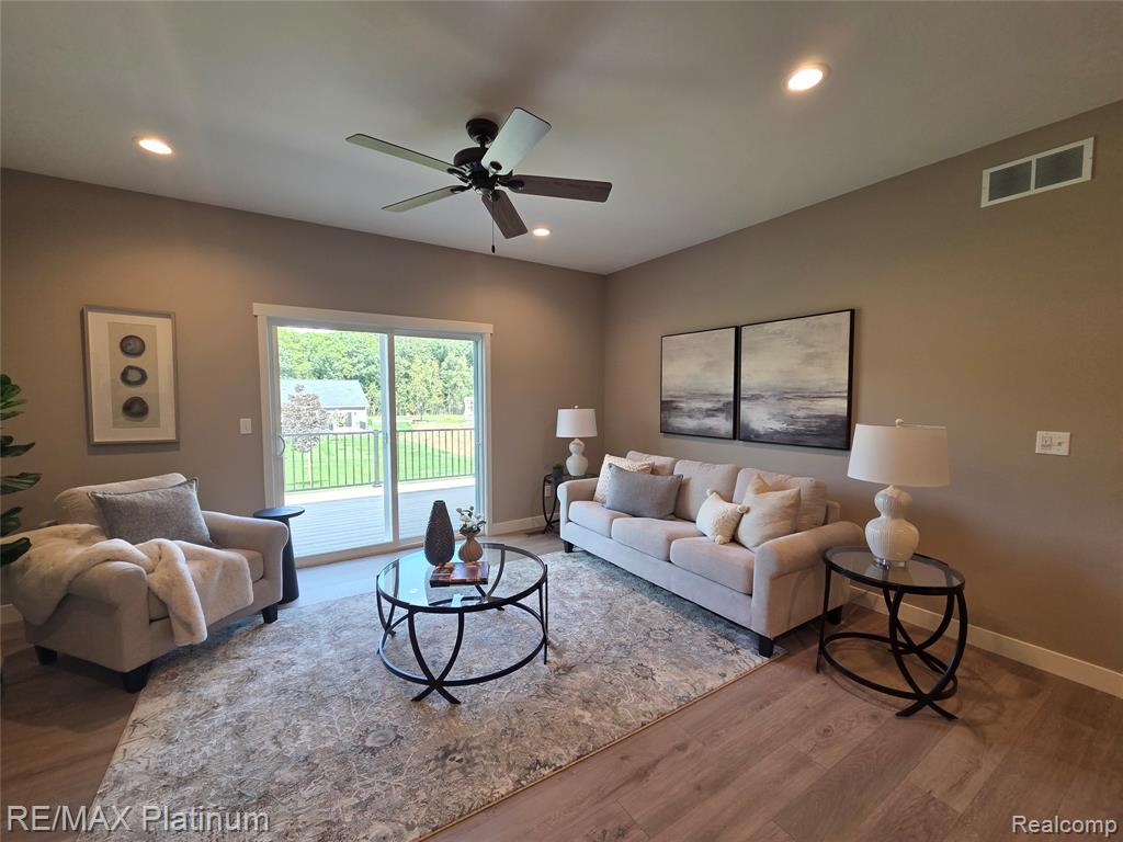852 Oakwood Circle Property Photo 11