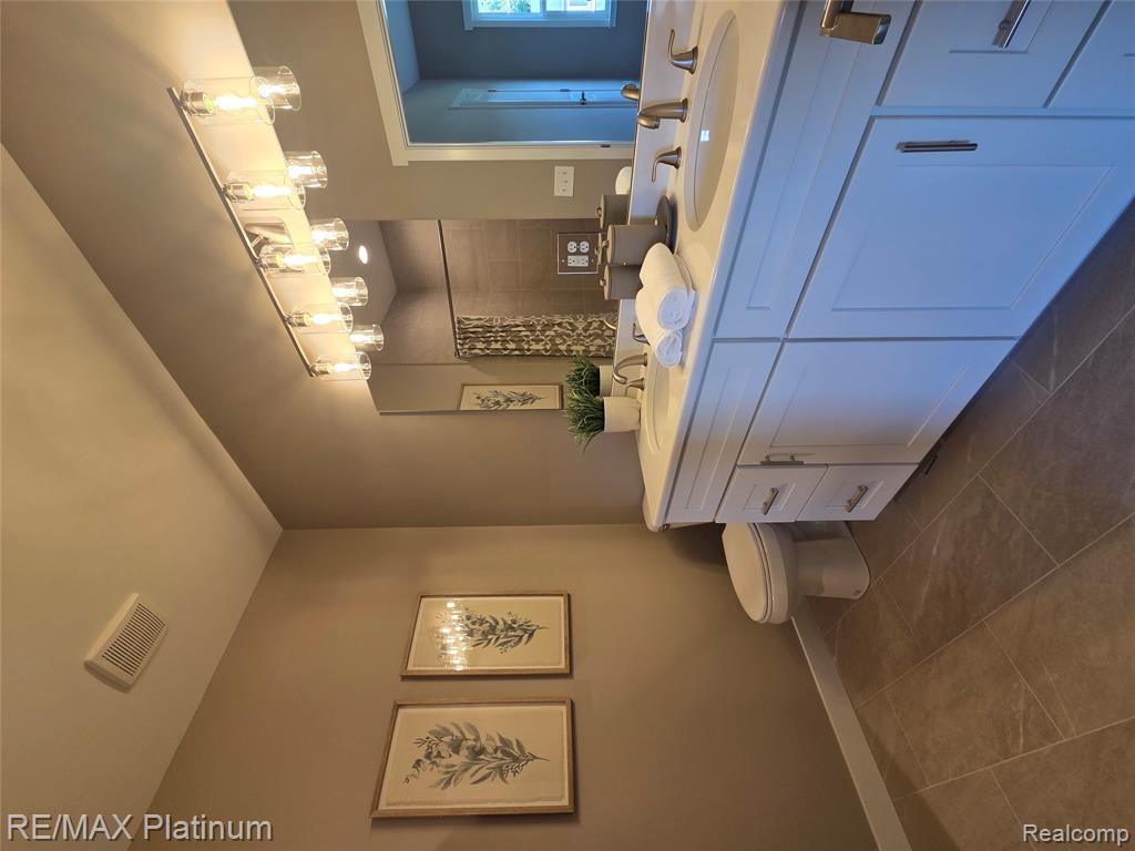 852 Oakwood Circle Property Photo 16