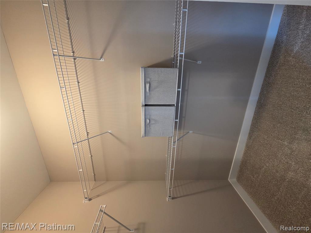 852 Oakwood Circle Property Photo 18