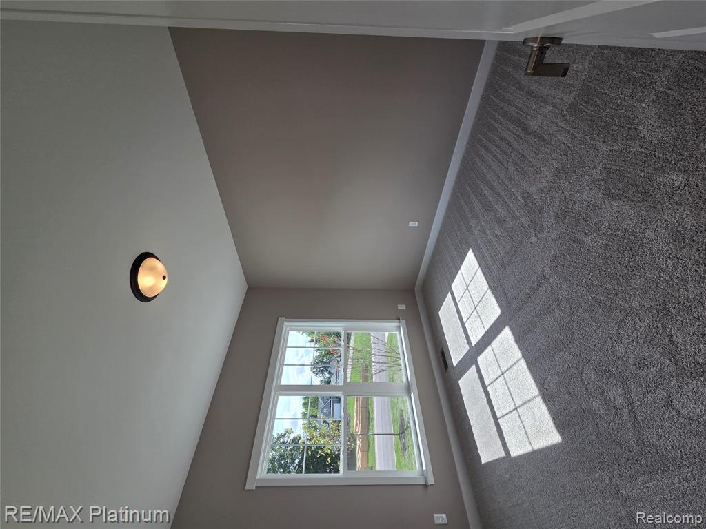 852 Oakwood Circle Property Photo 19