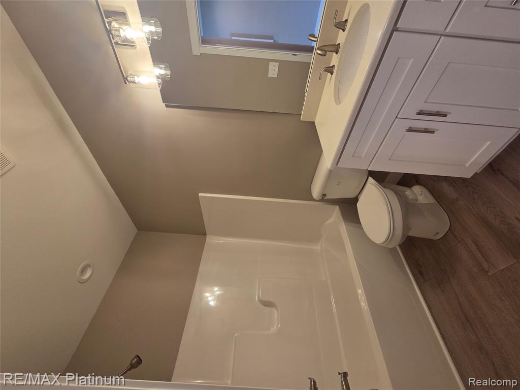852 Oakwood Circle Property Photo 21
