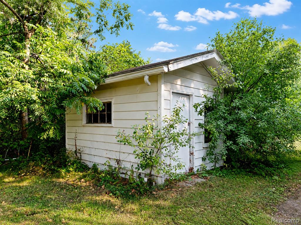 5197 Capri Lane Property Photo 27