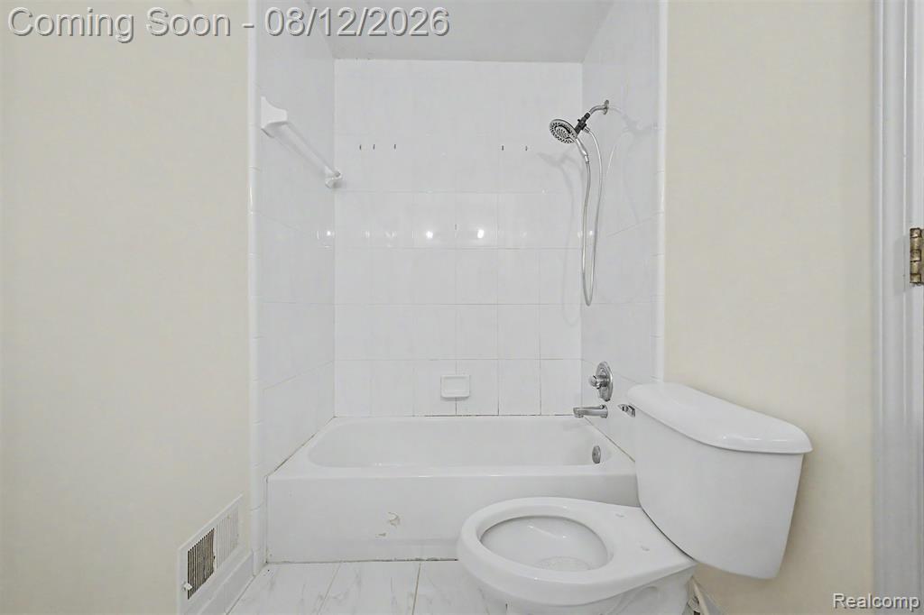 9 Lyons Court Property Photo 22