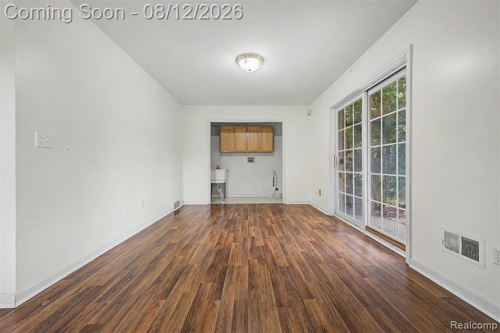 9 Lyons Court Property Photo 29