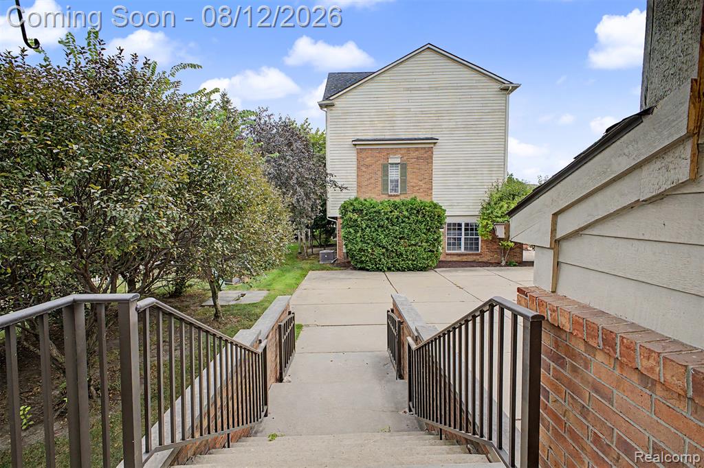 9 Lyons Court Property Photo 34