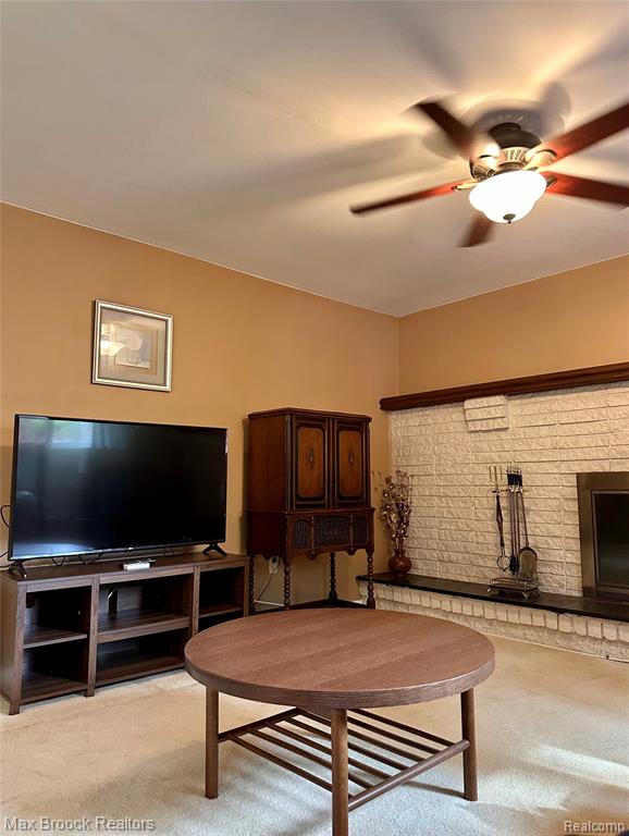 6942 Leslee Crest Drive Property Photo 10