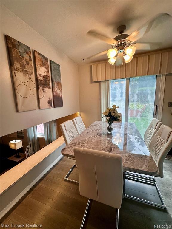 6942 Leslee Crest Drive Property Photo 16