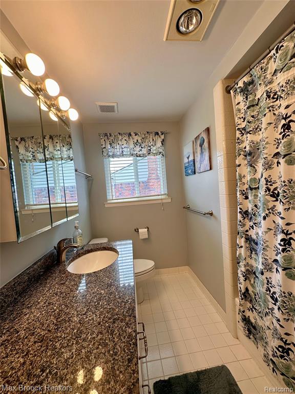 6942 Leslee Crest Drive Property Photo 25