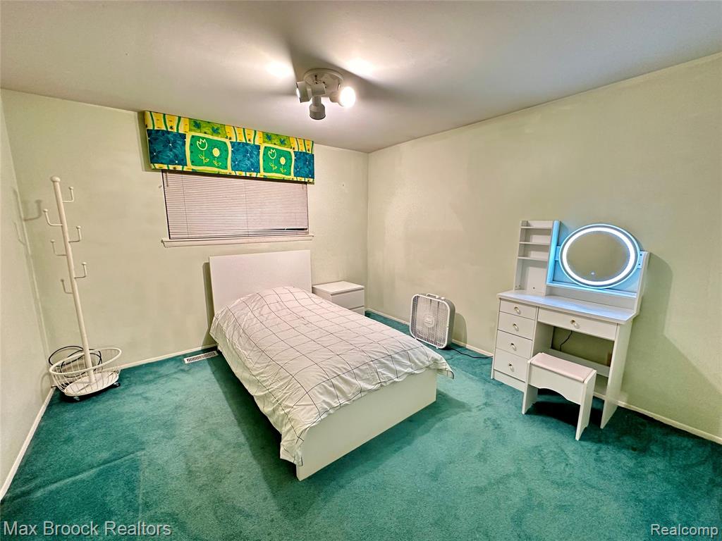 6942 Leslee Crest Drive Property Photo 29
