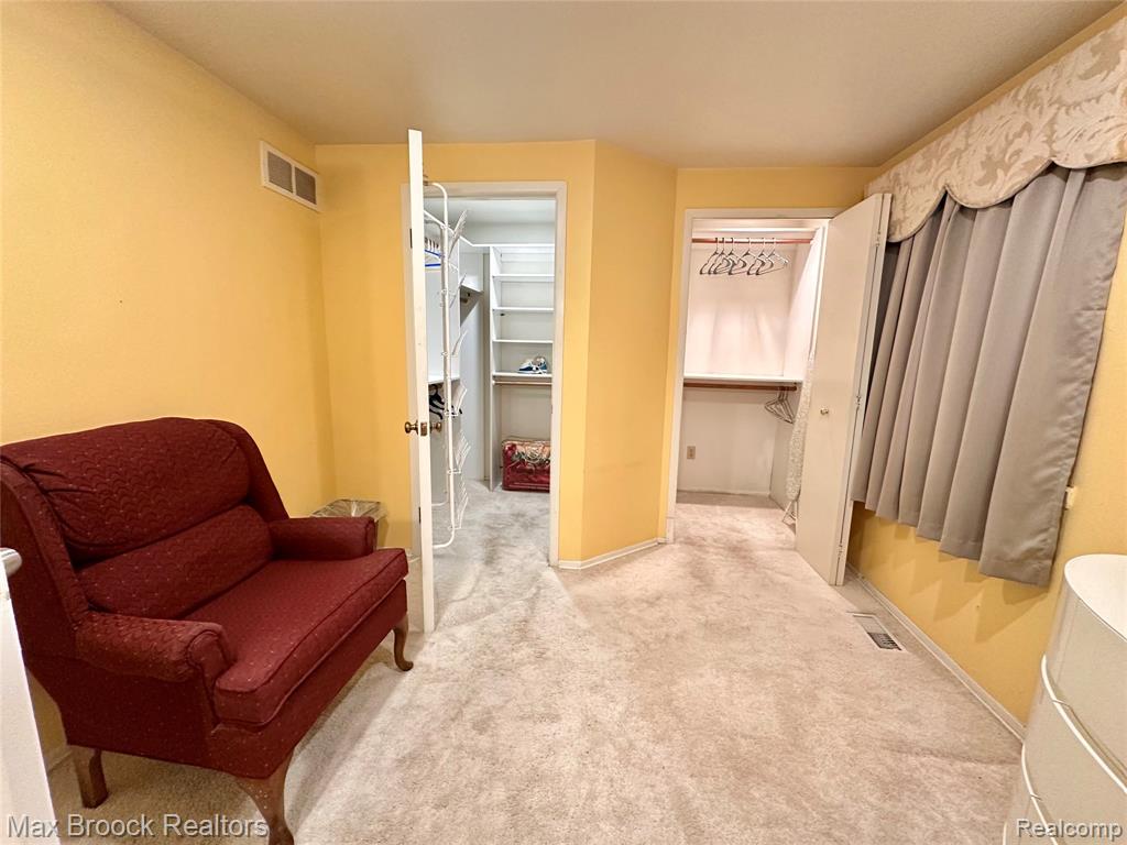 6942 Leslee Crest Drive Property Photo 32