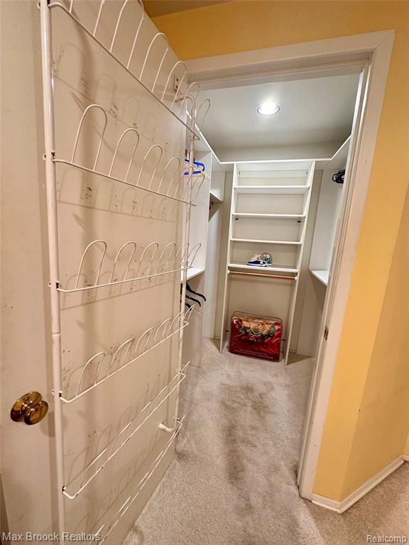 6942 Leslee Crest Drive Property Photo 33