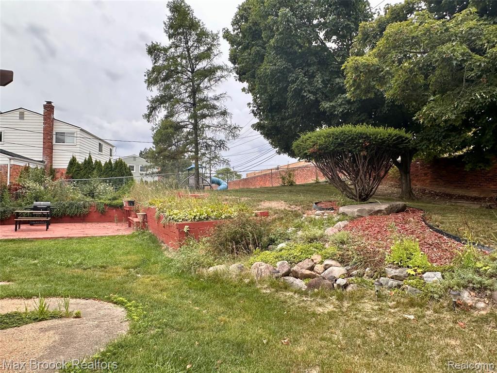 6942 Leslee Crest Drive Property Photo 35