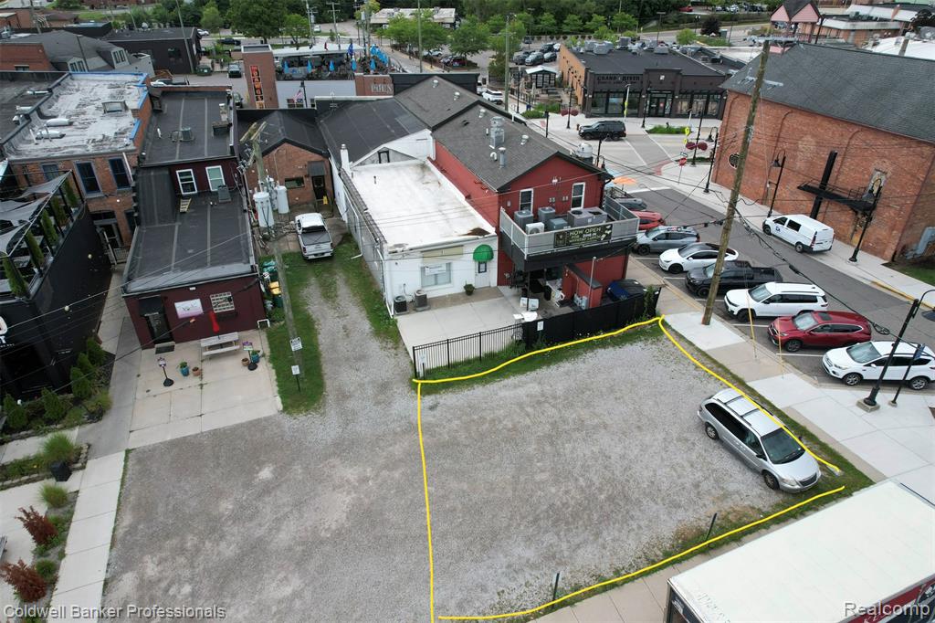 01 St Paul St Property Photo 3
