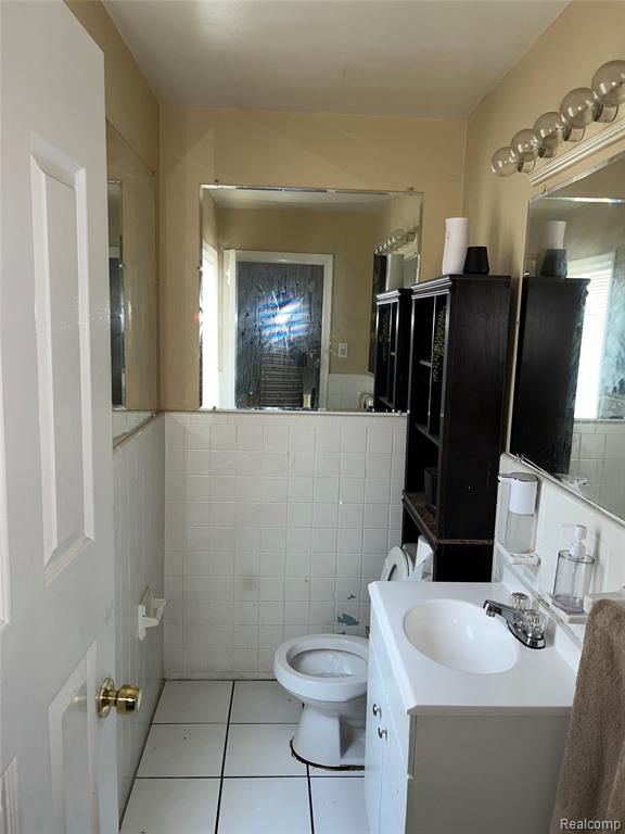 10526 W Outer Drive Property Photo 12