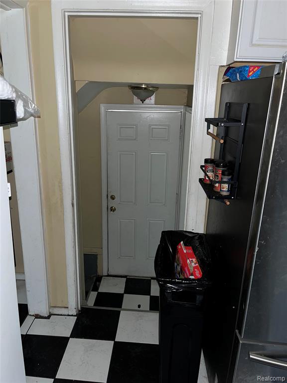 10526 W Outer Drive Property Photo 13