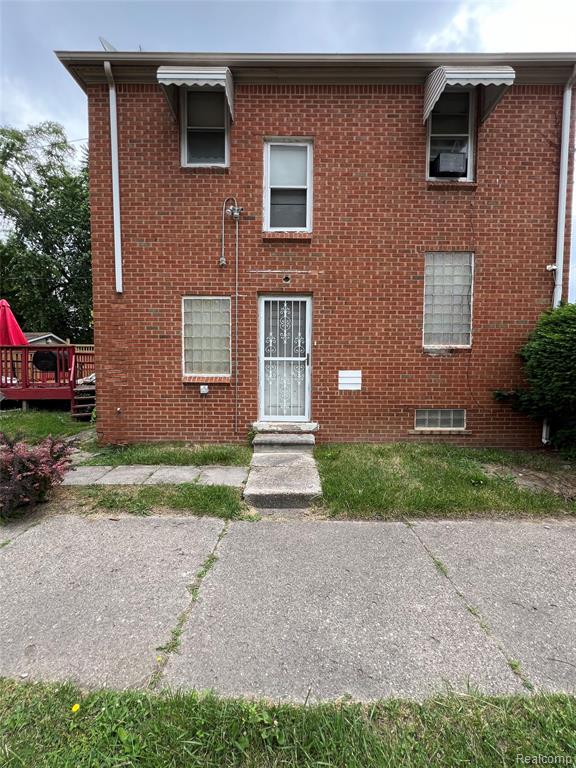 10526 W Outer Drive Property Photo 17