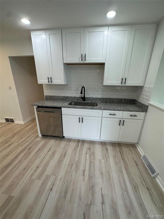 6723 Kinmore Street Property Photo 4