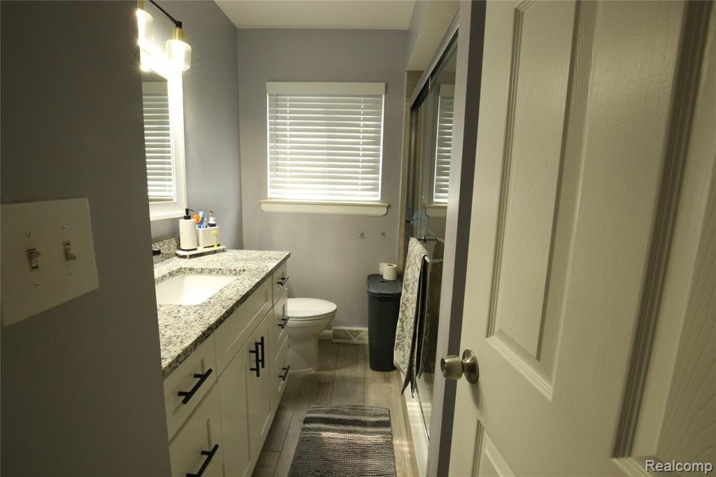 6723 Kinmore Street Property Photo 12