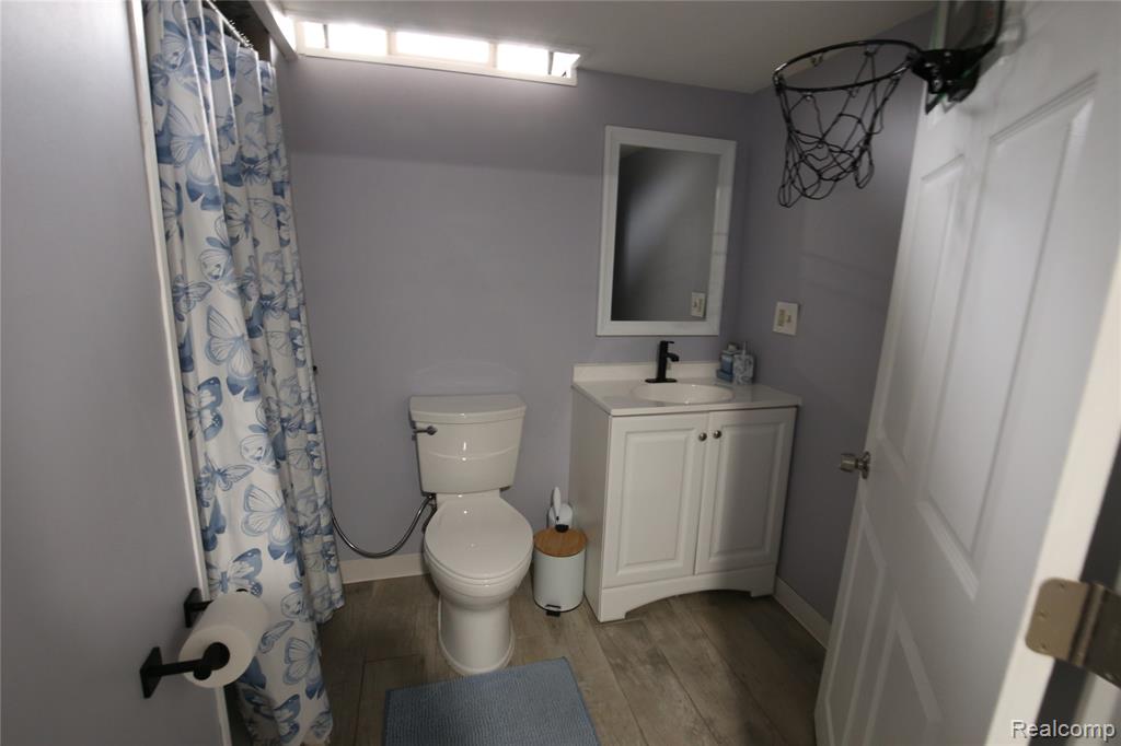 6723 Kinmore Street Property Photo 14