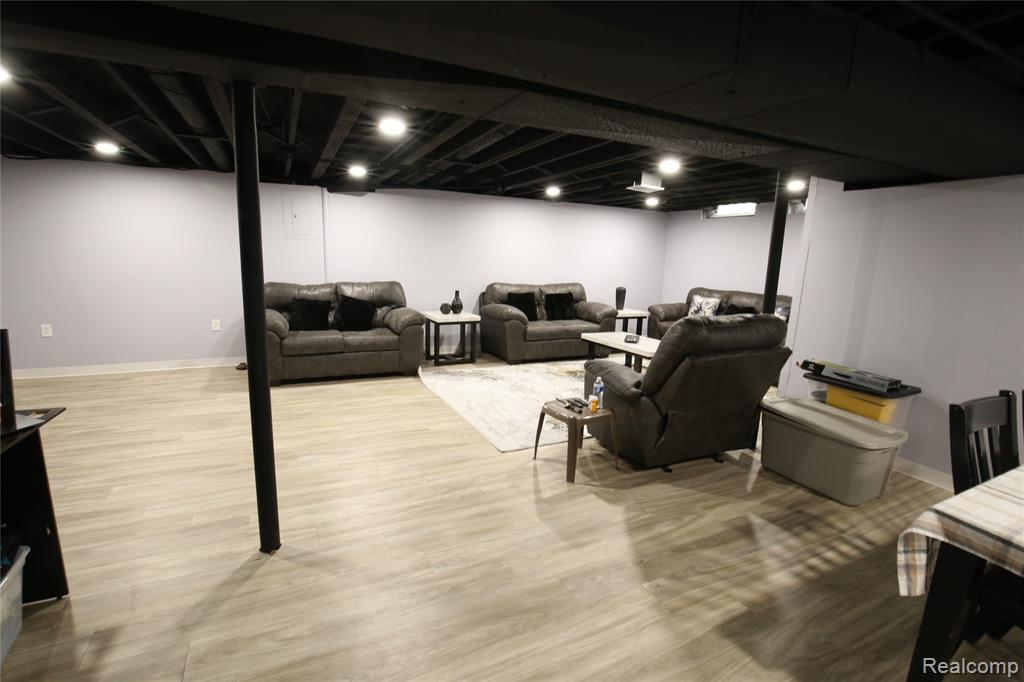 6723 Kinmore Street Property Photo 20