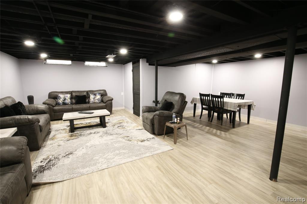 6723 Kinmore Street Property Photo 21