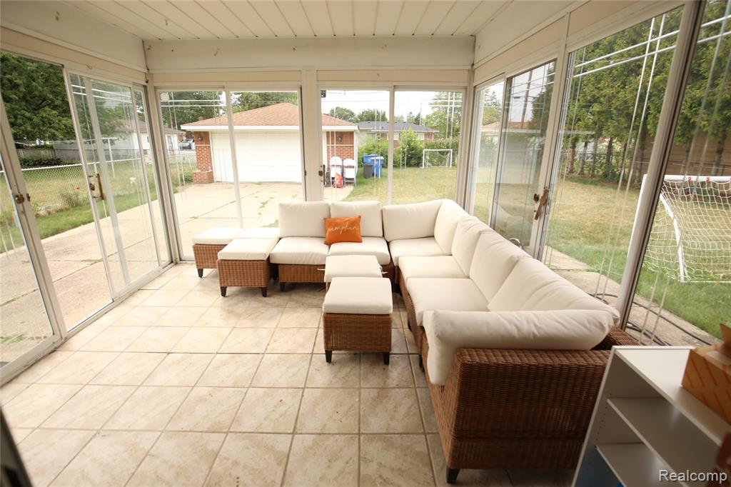 6723 Kinmore Street Property Photo 23