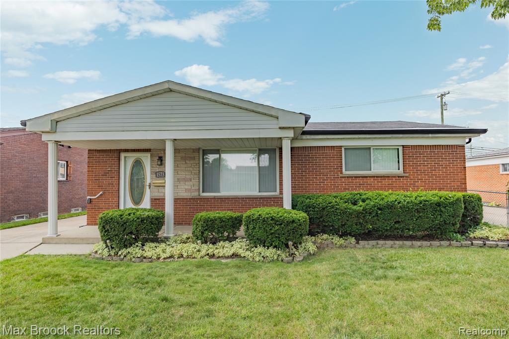 1573 Westbrook Drive Property Photo 1