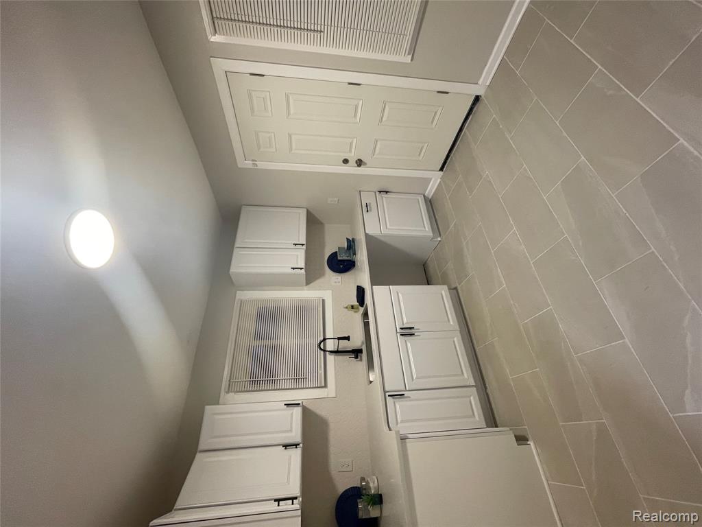 5211 Berkshire Street Property Photo 8