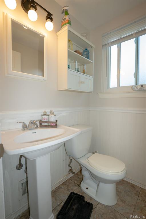 1635 Castleton Drive Property Photo 7