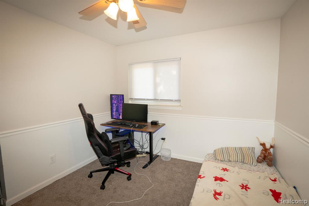 1635 Castleton Drive Property Photo 8