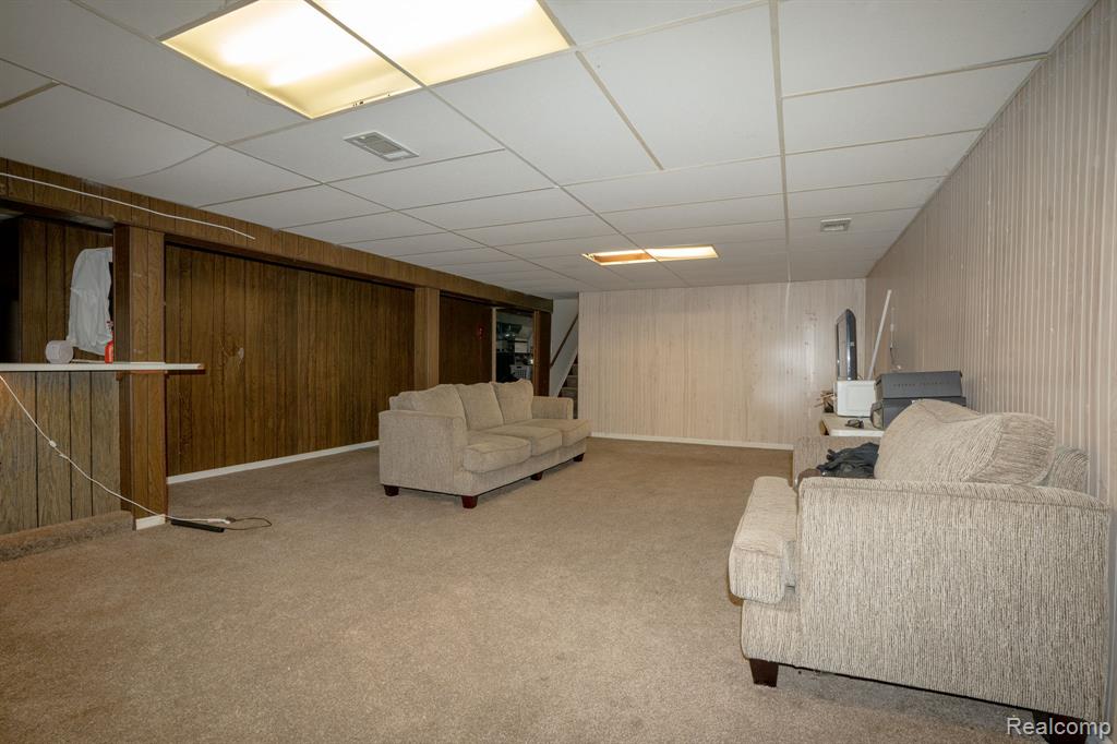 1635 Castleton Drive Property Photo 13