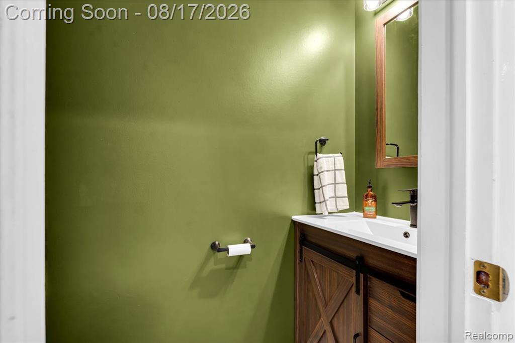 16894 Kingsbrooke Drive Property Photo 9