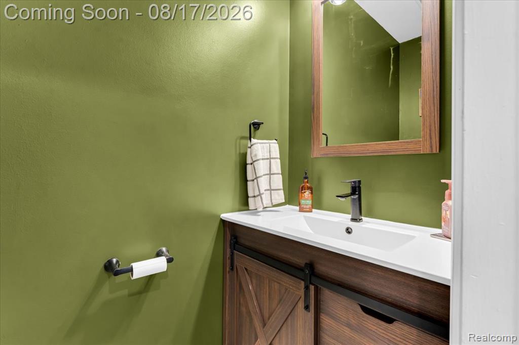 16894 Kingsbrooke Drive Property Photo 10