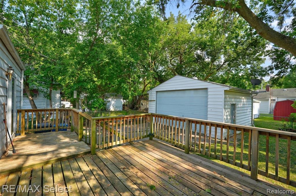 1519 Lincoln Avenue Property Photo 4
